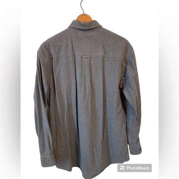 Woolrich‎ Men’s Grey Flannel Shirt. Measurements 24” Pit to Pit. Length 33” - Picture 2 of 3